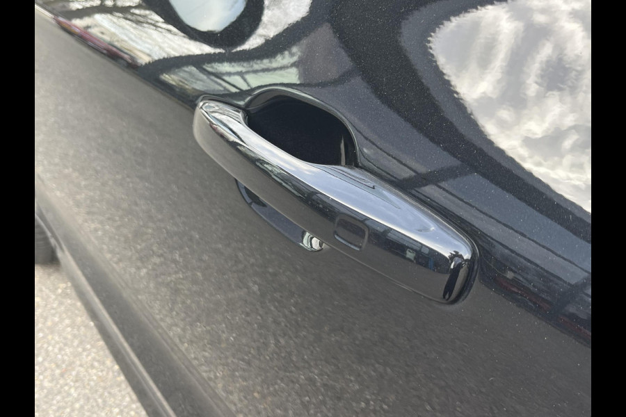 Volvo XC60 2.0 T6 Plug-in hybrid AWD Plus Dark 360 CAMERA| HARMAN KARDON| ACHTERBANK VERWARMD| PANO| VOORSTOELEN + STUUR VERWARMD| ELEKTRISCHE STOELEN MET MEMORY| ELEKTRISCHE ACHTERKLEP| DEALER OH. NET ONDERHOUD GEHAD|