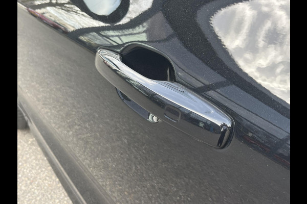 Volvo XC60 2.0 T6 Plug-in hybrid AWD Plus Dark 360 CAMERA| HARMAN KARDON| ACHTERBANK VERWARMD| PANO| VOORSTOELEN + STUUR VERWARMD| ELEKTRISCHE STOELEN MET MEMORY| ELEKTRISCHE ACHTERKLEP| DEALER OH. NET ONDERHOUD GEHAD|