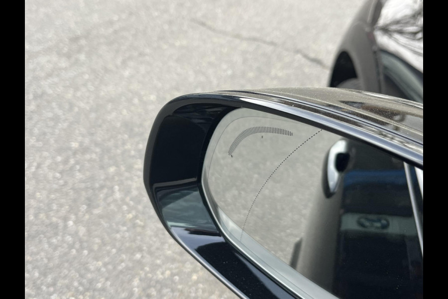 Volvo XC60 2.0 T6 Plug-in hybrid AWD Plus Dark 360 CAMERA| HARMAN KARDON| ACHTERBANK VERWARMD| PANO| VOORSTOELEN + STUUR VERWARMD| ELEKTRISCHE STOELEN MET MEMORY| ELEKTRISCHE ACHTERKLEP| DEALER OH. NET ONDERHOUD GEHAD|