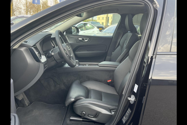 Volvo XC60 2.0 T6 Plug-in hybrid AWD Plus Dark 360 CAMERA| HARMAN KARDON| ACHTERBANK VERWARMD| PANO| VOORSTOELEN + STUUR VERWARMD| ELEKTRISCHE STOELEN MET MEMORY| ELEKTRISCHE ACHTERKLEP| DEALER OH. NET ONDERHOUD GEHAD|