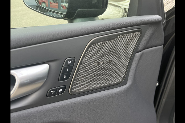 Volvo XC60 2.0 T6 Plug-in hybrid AWD Plus Dark 360 CAMERA| HARMAN KARDON| ACHTERBANK VERWARMD| PANO| VOORSTOELEN + STUUR VERWARMD| ELEKTRISCHE STOELEN MET MEMORY| ELEKTRISCHE ACHTERKLEP| DEALER OH. NET ONDERHOUD GEHAD|