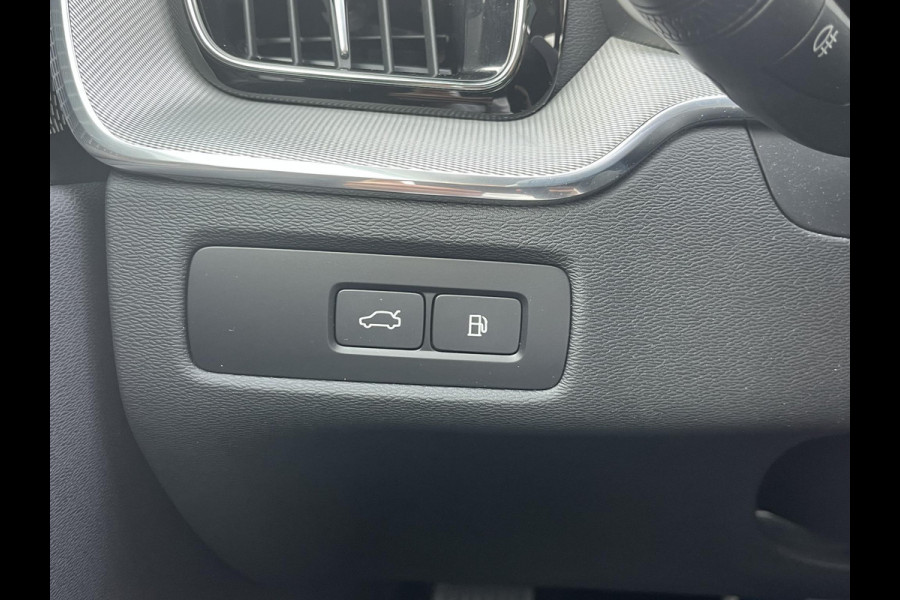 Volvo XC60 2.0 T6 Plug-in hybrid AWD Plus Dark 360 CAMERA| HARMAN KARDON| ACHTERBANK VERWARMD| PANO| VOORSTOELEN + STUUR VERWARMD| ELEKTRISCHE STOELEN MET MEMORY| ELEKTRISCHE ACHTERKLEP| DEALER OH. NET ONDERHOUD GEHAD|