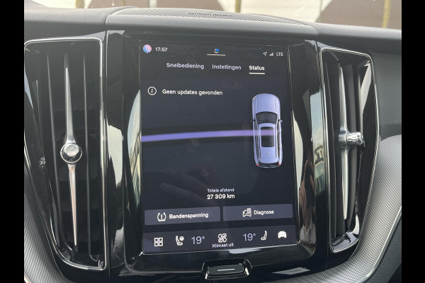 Volvo XC60 2.0 T6 Plug-in hybrid AWD Plus Dark 360 CAMERA| HARMAN KARDON| ACHTERBANK VERWARMD| PANO| VOORSTOELEN + STUUR VERWARMD| ELEKTRISCHE STOELEN MET MEMORY| ELEKTRISCHE ACHTERKLEP| DEALER OH. NET ONDERHOUD GEHAD|