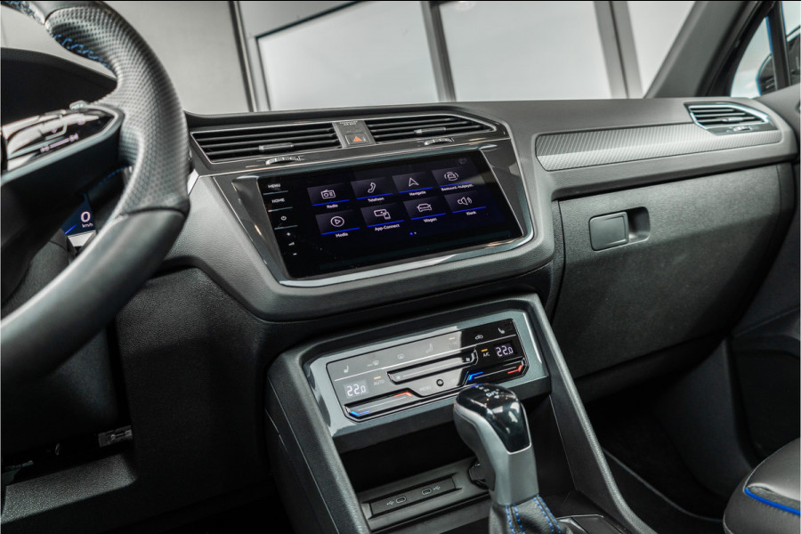 Volkswagen Tiguan 2.0 TSI R 4Motion - Panorama | Akrapovic | Memory | ACC | Keyless