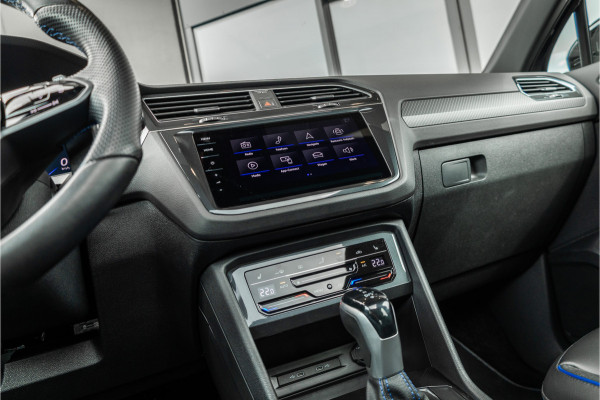 Volkswagen Tiguan 2.0 TSI R 4Motion - Panorama | Akrapovic | Memory | ACC | Keyless