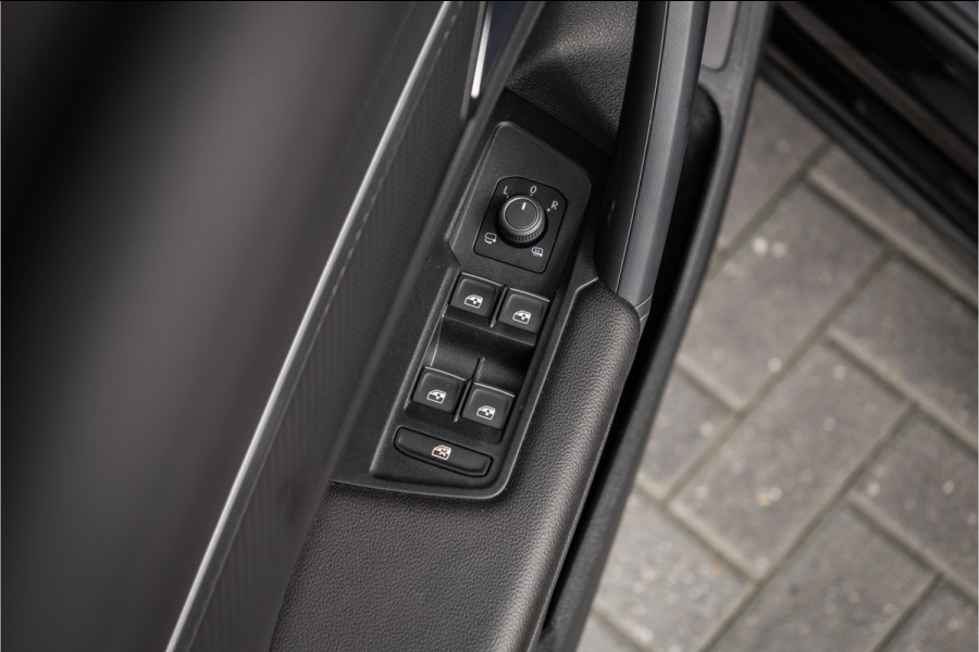 Volkswagen Tiguan 2.0 TSI R 4Motion - Panorama | Akrapovic | Memory | ACC | Keyless