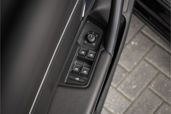 Volkswagen Tiguan 2.0 TSI R 4Motion - Panorama | Akrapovic | Memory | ACC | Keyless