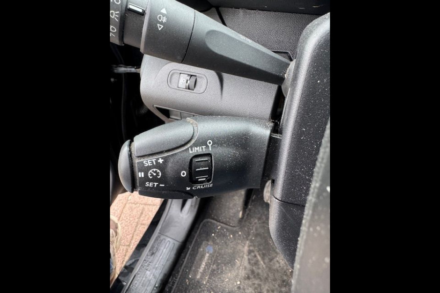 Peugeot Partner 1.5 BlueHDi 100 L2 3zits Airco,Cruisecontrol VOORSCHADE