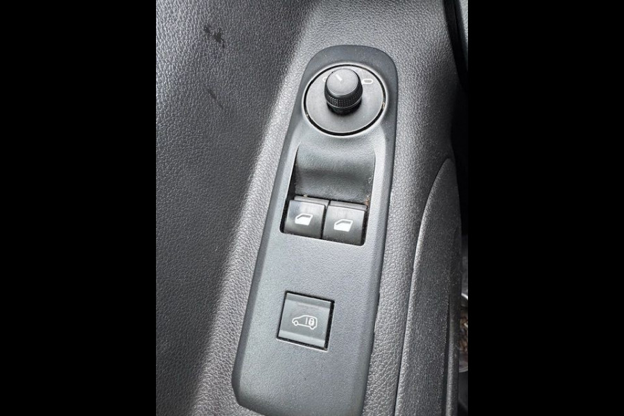 Peugeot Partner 1.5 BlueHDi 100 L2 3zits Airco,Cruisecontrol VOORSCHADE
