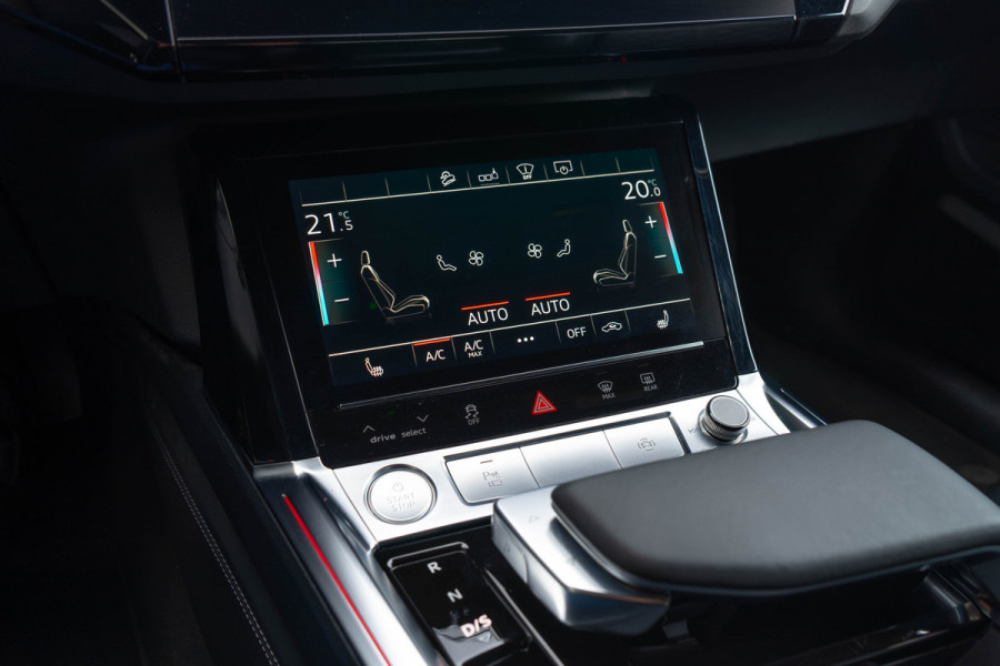 Audi e-tron Sportback 55 Quattro / 2x S-line/ S zetels/ Head-up/ B&O/ 360 camera/ Pano/ Trekhaak/ 300kW (408PK)