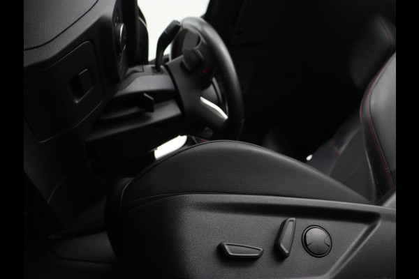 Ford Focus 2.0 EcoBlue ST Line X | Stoelverwarming | Adaptive cruise | Half leder | Elektrische stoel | Camera | Carplay | Navigatie | Stuurverwarming | Full LED | Parkeerhulp | Climate control | B&O Sound