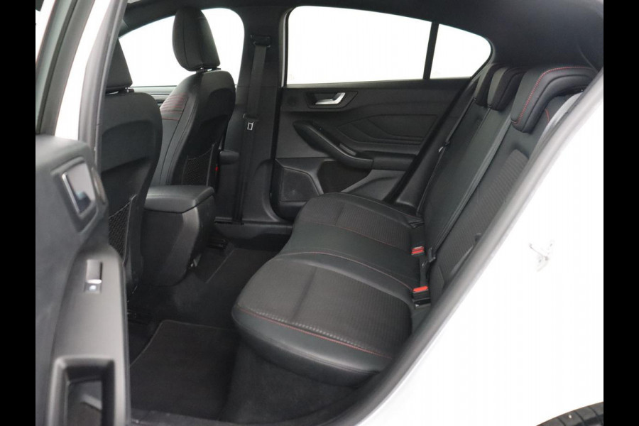 Ford Focus 2.0 EcoBlue ST Line X | Stoelverwarming | Adaptive cruise | Half leder | Elektrische stoel | Camera | Carplay | Navigatie | Stuurverwarming | Full LED | Parkeerhulp | Climate control | B&O Sound