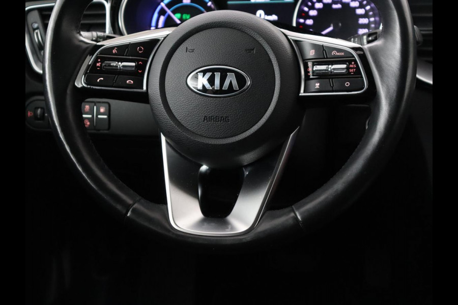 Kia Ceed 1.6 GDI PHEV DynamicPlusLine | SOH 100% | Stoel & stuurverwarming | Trekhaak | Half leder | Carplay | Camera | Keyless | Full LED | Navigatie | Adaptive cruise | Climate control | Bluetooth | Plug In