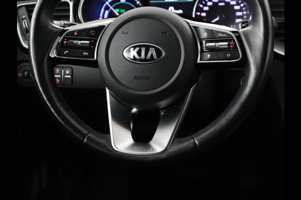 Kia Ceed 1.6 GDI PHEV DynamicPlusLine | SOH 100% | Stoel & stuurverwarming | Trekhaak | Half leder | Carplay | Camera | Keyless | Full LED | Navigatie | Adaptive cruise | Climate control | Bluetooth | Plug In