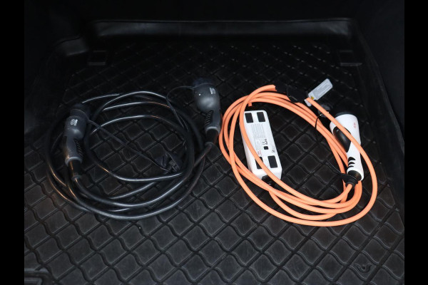 Kia Ceed 1.6 GDI PHEV DynamicPlusLine | SOH 100% | Stoel & stuurverwarming | Trekhaak | Half leder | Carplay | Camera | Keyless | Full LED | Navigatie | Adaptive cruise | Climate control | Bluetooth | Plug In