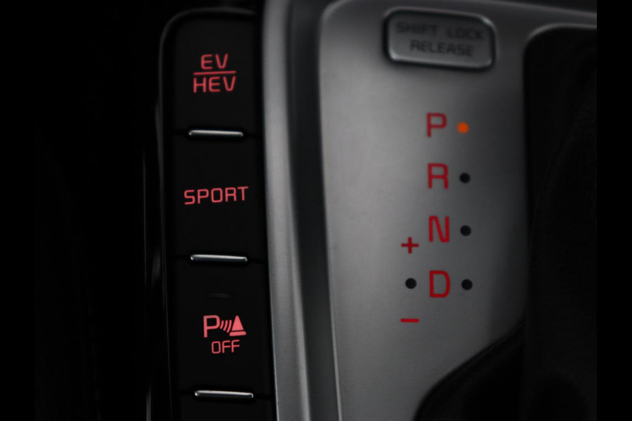 Kia Ceed 1.6 GDI PHEV DynamicPlusLine | SOH 100% | Stoel & stuurverwarming | Trekhaak | Half leder | Carplay | Camera | Keyless | Full LED | Navigatie | Adaptive cruise | Climate control | Bluetooth | Plug In