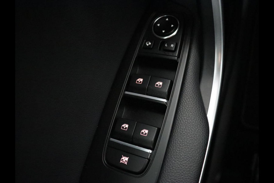 Kia Ceed 1.6 GDI PHEV DynamicPlusLine | SOH 100% | Stoel & stuurverwarming | Trekhaak | Half leder | Carplay | Camera | Keyless | Full LED | Navigatie | Adaptive cruise | Climate control | Bluetooth | Plug In