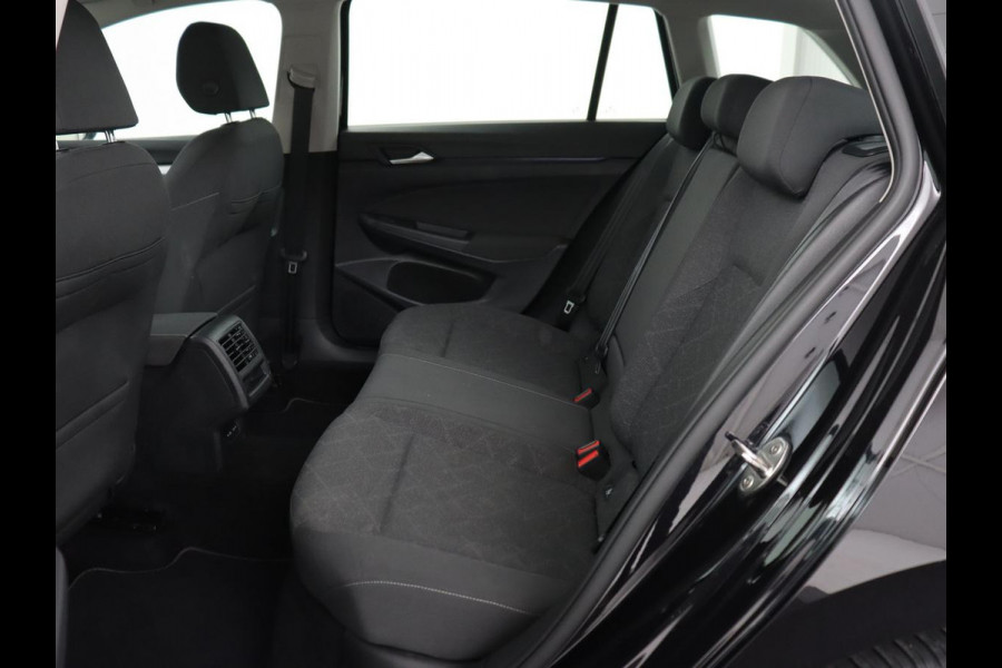 Volkswagen Golf 1.0 TSI Life | Adaptive cruise | Carplay | Navigatie | Parkeerhulp | Sfeerverlichting | Climate control | Digital Cockpit | Bluetooth