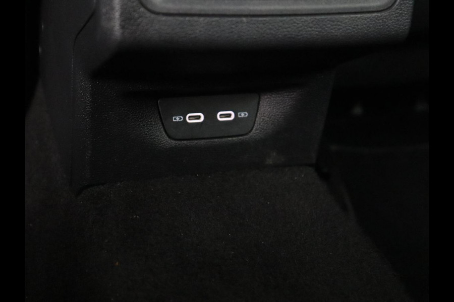 Volkswagen Golf 1.0 TSI Life | Adaptive cruise | Carplay | Navigatie | Parkeerhulp | Sfeerverlichting | Climate control | Digital Cockpit | Bluetooth