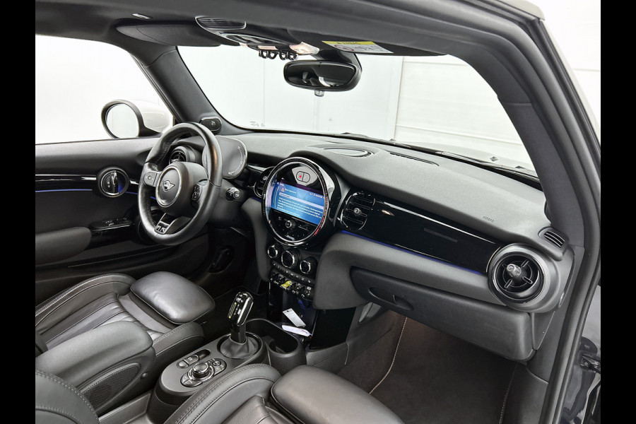 MINI Cooper Electric S MINI Yours 135KW / 33 kWh SOH 100% Comfort plus / Leder / Navigatie / Pdc+Camera / Harman Kardon / Apk 05-2027