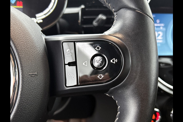 MINI Cooper Electric S MINI Yours 135KW / 33 kWh SOH 100% Comfort plus / Leder / Navigatie / Pdc+Camera / Harman Kardon / Apk 05-2027