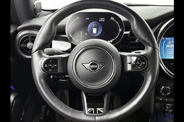 MINI Cooper Electric S MINI Yours 135KW / 33 kWh SOH 100% Comfort plus / Leder / Navigatie / Pdc+Camera / Harman Kardon / Apk 05-2027
