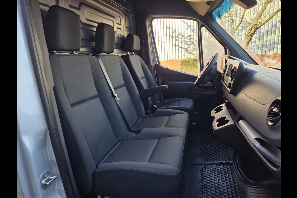 Mercedes-Benz Sprinter 215 CDI L2/H2 Automaat MBux systeem Airco Achteruitrijcamera