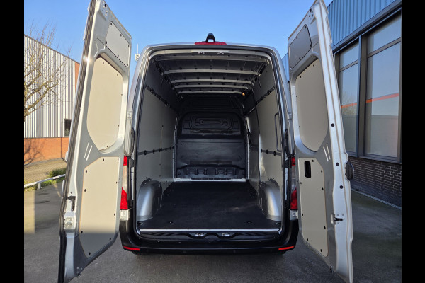 Mercedes-Benz Sprinter 215 CDI L2/H2 Automaat MBux systeem Airco Achteruitrijcamera
