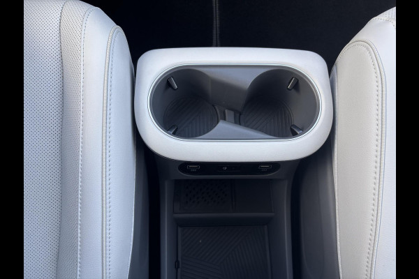 Hyundai IONIQ 5 Connect+ AWD 73kWh 292 PK | Elektrische Klep | 460 km Actieradius | 360 Camera | Full Option | SOH 100% | Memory seats