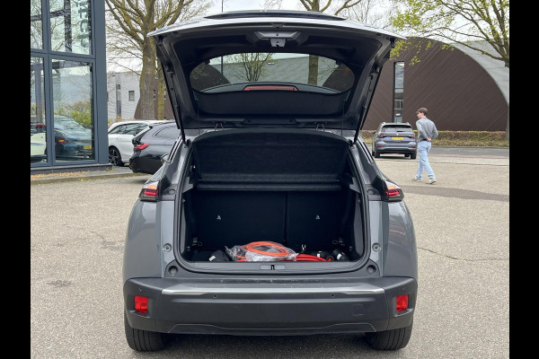 Peugeot e-2008 EV GT 54 kWh WARMTEPOMP| ACHTERUITRIJCAMERA| RIJSTROOK-ASSISTENT| APPLE CARPLAY/ ANDROID AUTO| FABRIEKSGARANTIE PEUGEOT TOT 02-2027| 17.000KM!|
