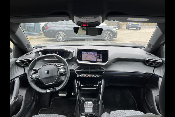 Peugeot e-2008 EV GT 54 kWh WARMTEPOMP| ACHTERUITRIJCAMERA| RIJSTROOK-ASSISTENT| APPLE CARPLAY/ ANDROID AUTO| FABRIEKSGARANTIE PEUGEOT TOT 02-2027| 17.000KM!|
