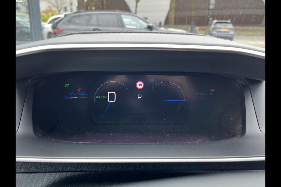 Peugeot e-2008 EV GT 54 kWh WARMTEPOMP| ACHTERUITRIJCAMERA| RIJSTROOK-ASSISTENT| APPLE CARPLAY/ ANDROID AUTO| FABRIEKSGARANTIE PEUGEOT TOT 02-2027| 17.000KM!|
