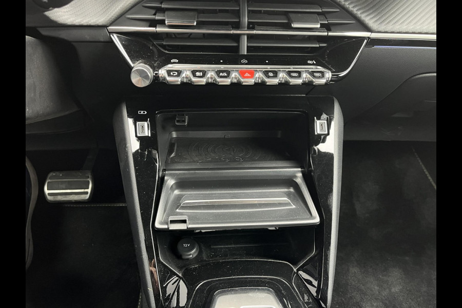 Peugeot e-2008 EV GT 54 kWh WARMTEPOMP| ACHTERUITRIJCAMERA| RIJSTROOK-ASSISTENT| APPLE CARPLAY/ ANDROID AUTO| FABRIEKSGARANTIE PEUGEOT TOT 02-2027| 17.000KM!|