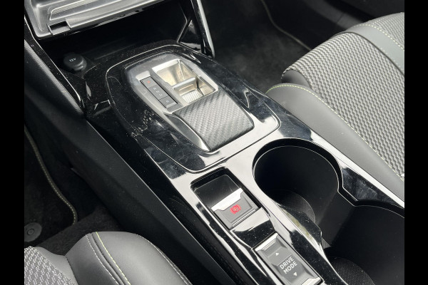 Peugeot e-2008 EV GT 54 kWh WARMTEPOMP| ACHTERUITRIJCAMERA| RIJSTROOK-ASSISTENT| APPLE CARPLAY/ ANDROID AUTO| FABRIEKSGARANTIE PEUGEOT TOT 02-2027| 17.000KM!|