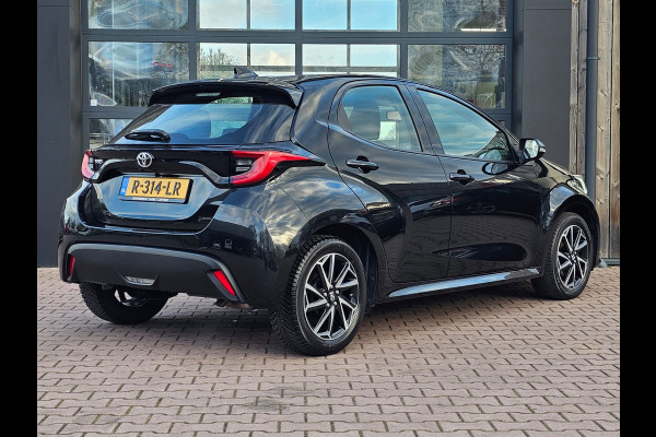 Toyota Yaris 1.5 VVT-i Dynamic | Airco | Navi | Keyless | Lane Assist | Adaptive Cruise | All-seasons | Camera |