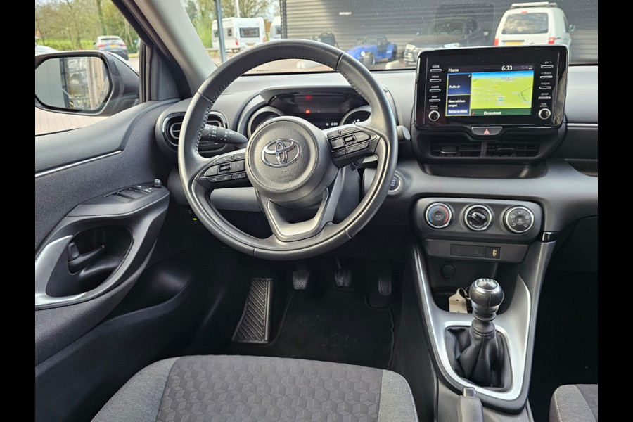 Toyota Yaris 1.5 VVT-i Dynamic | Airco | Navi | Keyless | Lane Assist | Adaptive Cruise | All-seasons | Camera |