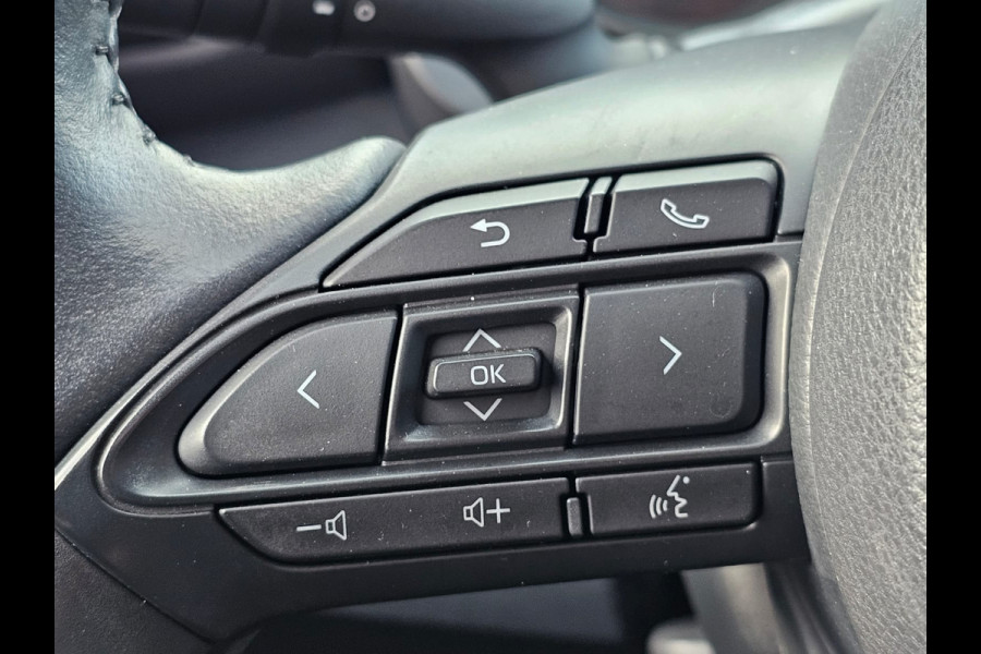 Toyota Yaris 1.5 VVT-i Dynamic | Airco | Navi | Keyless | Lane Assist | Adaptive Cruise | All-seasons | Camera |