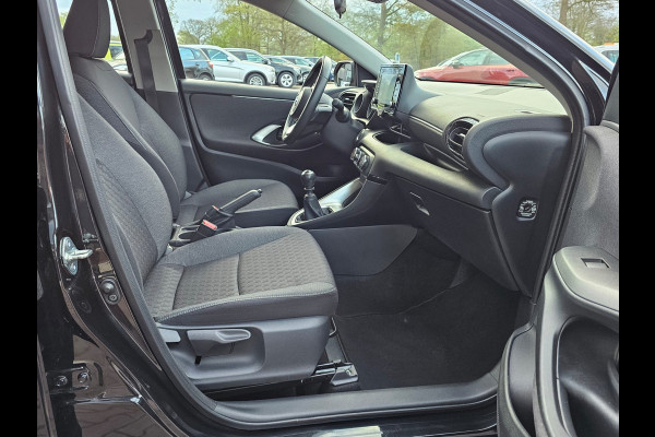 Toyota Yaris 1.5 VVT-i Dynamic | Airco | Navi | Keyless | Lane Assist | Adaptive Cruise | All-seasons | Camera |