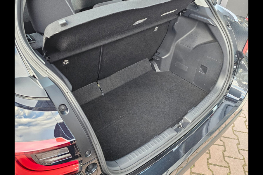 Toyota Yaris 1.5 VVT-i Dynamic | Airco | Navi | Keyless | Lane Assist | Adaptive Cruise | All-seasons | Camera |