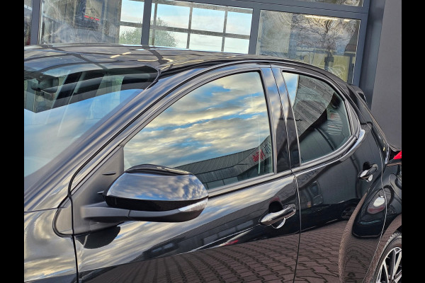 Toyota Yaris 1.5 VVT-i Dynamic | Airco | Navi | Keyless | Lane Assist | Adaptive Cruise | All-seasons | Camera |