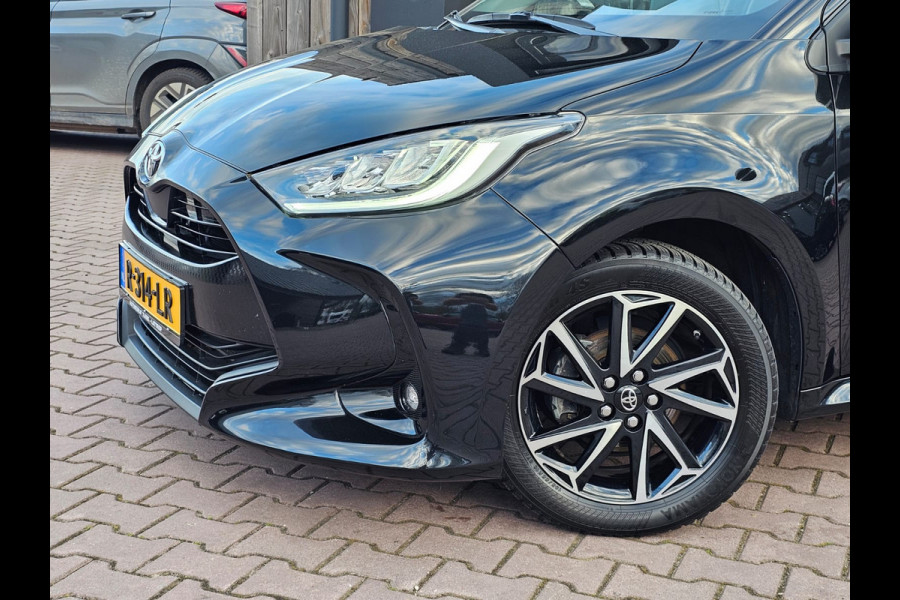 Toyota Yaris 1.5 VVT-i Dynamic | Airco | Navi | Keyless | Lane Assist | Adaptive Cruise | All-seasons | Camera |