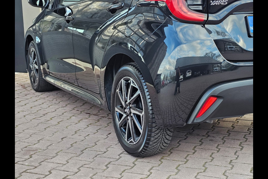 Toyota Yaris 1.5 VVT-i Dynamic | Airco | Navi | Keyless | Lane Assist | Adaptive Cruise | All-seasons | Camera |