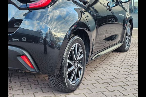 Toyota Yaris 1.5 VVT-i Dynamic | Airco | Navi | Keyless | Lane Assist | Adaptive Cruise | All-seasons | Camera |