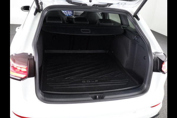 Volkswagen Golf variant R-Line-Edition 1.5 eTSI 116 pk Automaat (DSG) | Verlengde garantie | Navigatie | Parkeersensoren | Rondomzicht camera | Stoelverwarming | Matrix LED koplampen | R-Line |