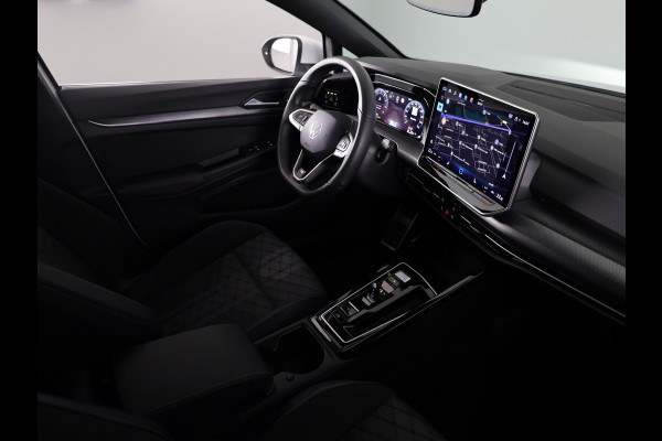 Volkswagen Golf variant R-Line-Edition 1.5 eTSI 116 pk Automaat (DSG) | Verlengde garantie | Navigatie | Parkeersensoren | Rondomzicht camera | Stoelverwarming | Matrix LED koplampen | R-Line |