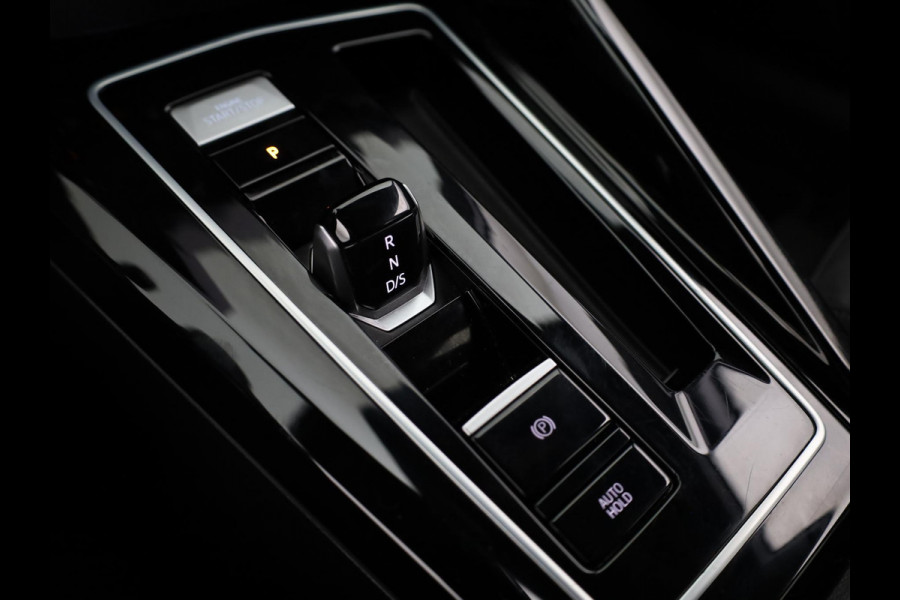 Volkswagen Golf variant R-Line-Edition 1.5 eTSI 116 pk Automaat (DSG) | Verlengde garantie | Navigatie | Parkeersensoren | Rondomzicht camera | Stoelverwarming | Matrix LED koplampen | R-Line |