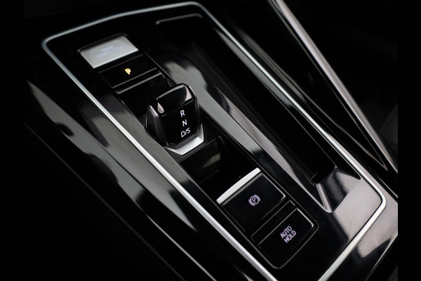 Volkswagen Golf variant R-Line-Edition 1.5 eTSI 116 pk Automaat (DSG) | Verlengde garantie | Navigatie | Parkeersensoren | Rondomzicht camera | Stoelverwarming | Matrix LED koplampen | R-Line |