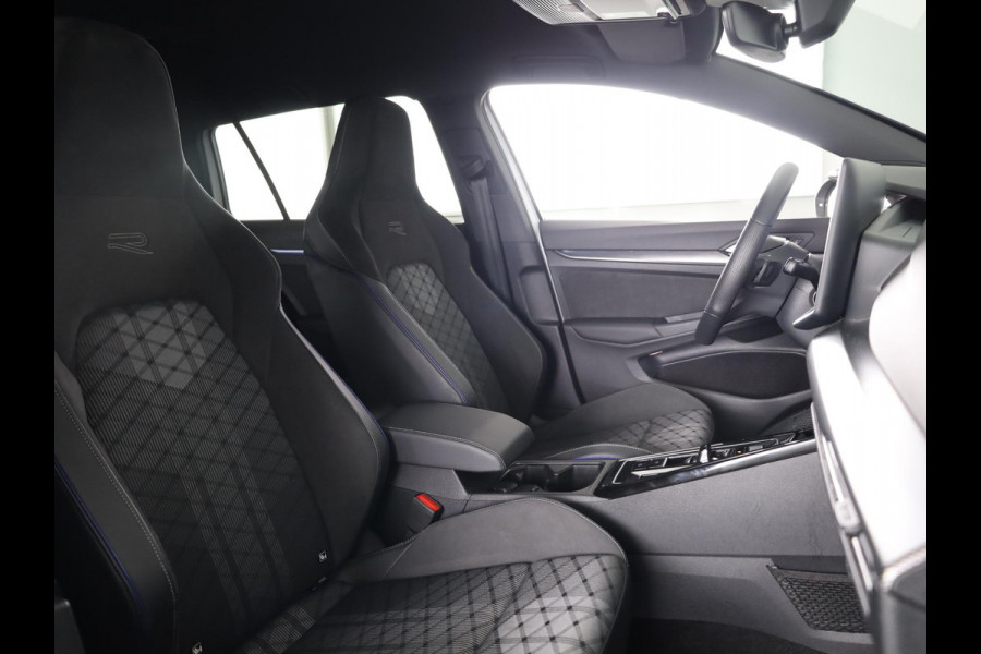 Volkswagen Golf variant R-Line-Edition 1.5 eTSI 116 pk Automaat (DSG) | Verlengde garantie | Navigatie | Parkeersensoren | Rondomzicht camera | Stoelverwarming | Matrix LED koplampen | R-Line |