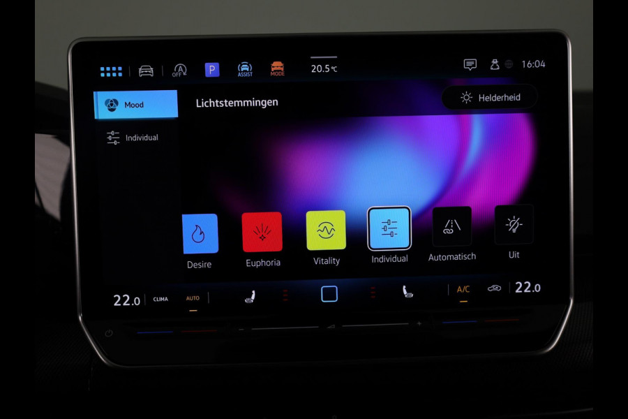 Volkswagen Golf variant R-Line-Edition 1.5 eTSI 116 pk Automaat (DSG) | Verlengde garantie | Navigatie | Parkeersensoren | Rondomzicht camera | Stoelverwarming | Matrix LED koplampen | R-Line |