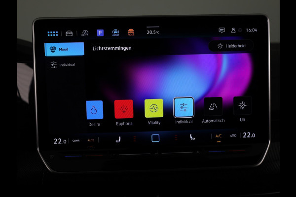 Volkswagen Golf variant R-Line-Edition 1.5 eTSI 116 pk Automaat (DSG) | Verlengde garantie | Navigatie | Parkeersensoren | Rondomzicht camera | Stoelverwarming | Matrix LED koplampen | R-Line |